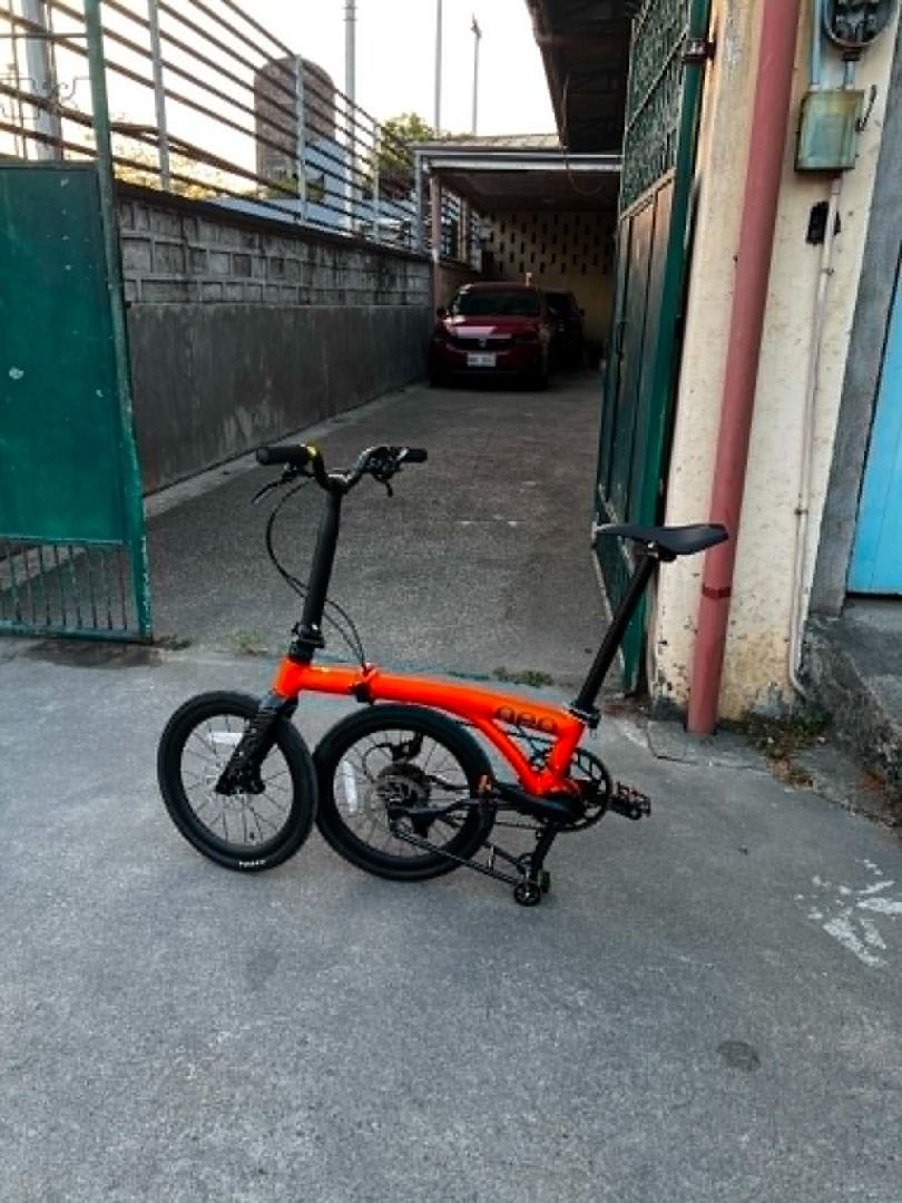 Java Neo 3 16inch Tri Fold (Category: Bicycles) located in Caloocan City. Submitted by redondojas26373 (Listing ID 1458160741, Image 2). Description: - Orange folding bike - 16-inch wheels - Front and rear disc brakes - Lightweight and portable - Ideal for commuting and casual rides - Ready for a new owner LOCATION : IMUS/ KAWIT CAVITE IF SHIPPING: LBC/ LALAMOVE Contact # 09669939326 ( if di online dito ) .