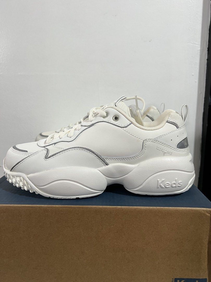 KEDS BOUNCH WHITE/SILVER SIZE 8 (Category: Sneakers) located in Baguio. Submitted by kyrawang22 (Listing ID 1458160889, Image 2). Description: .