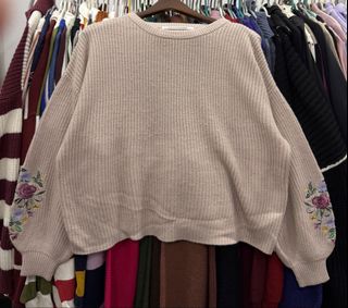 (Category: ) located in . Submitted by knitting.meow (Listing ID 1458188959, Image 1). Description: .