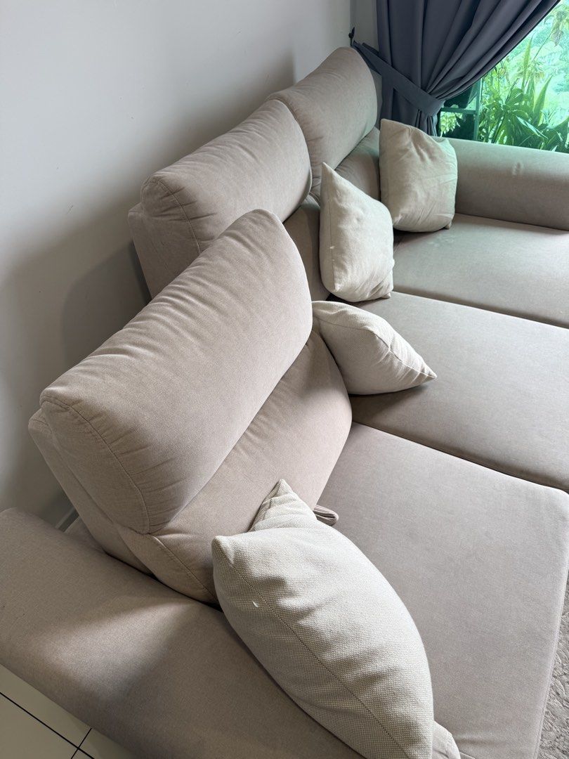 L Shape Pushback Sofa (Category: Sofas) located in Kuala Lumpur. Submitted by calm_ahmdx (Listing ID 1458222097, Image 2). Description: Bahagia Fabez Push Back L-Shape Sofa - 2/3 Seater - Pet Friendly - Anti Scratch - Sofa - L-shaped sofa - 3-seater with chaise - Beige fabric upholstery - Versatile design - Velvet fabric - High density foam - Tropical hardwood frame Original price: RM2,899.