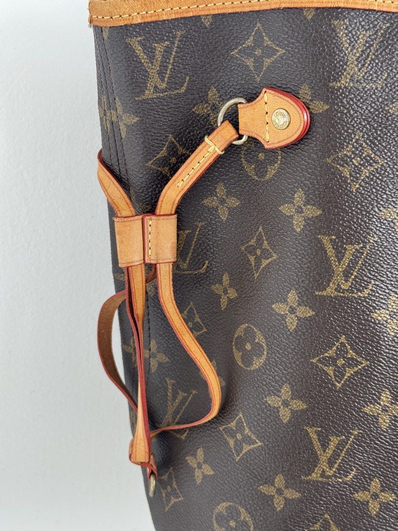 L V neverfull (Category: Luxury Bags & Wallets) located in Mabalacat. Submitted by ccstyleavenue (Listing ID 1458111696, Image 2). Description: Please don’t PM just asking for auth3nticity or availablility. This is available unless stated Sold. This bag is thrift sourced. Korea sourced With flaw Coded.