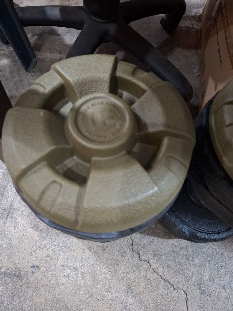 Leading Edge Adjustable Dumbbells (Pair) (Category: Weights & Dumbbells) located in Santa Rosa. Submitted by echojapansurplus_01 (Listing ID 1458217680, Image 3). Description: - Pair of adjustable dumbbells - Features black handles and olive green weight plates - Easily adjust weight by adding or removing plates - Ideal for convenient home workouts 10 kg each store name and fb page. Echo japan surplus. balibago santa rosa laguna..