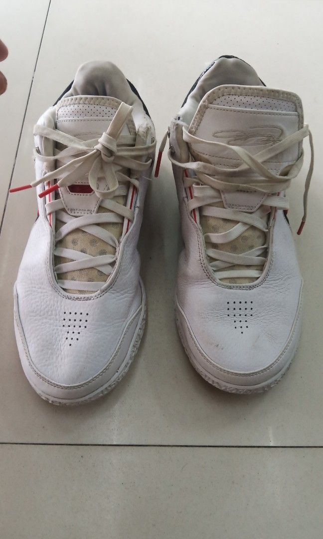 Lebron First Game (Category: Sneakers) located in Muntinlupa City. Submitted by wagguthrift (Listing ID 1458110432, Image 1). Description: Still in Very Good Condition Minor Issues: heel drags.