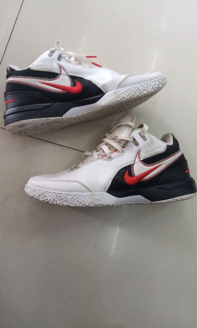 Lebron First Game (Category: Sneakers) located in Muntinlupa City. Submitted by wagguthrift (Listing ID 1458110432, Image 2). Description: Still in Very Good Condition Minor Issues: heel drags.