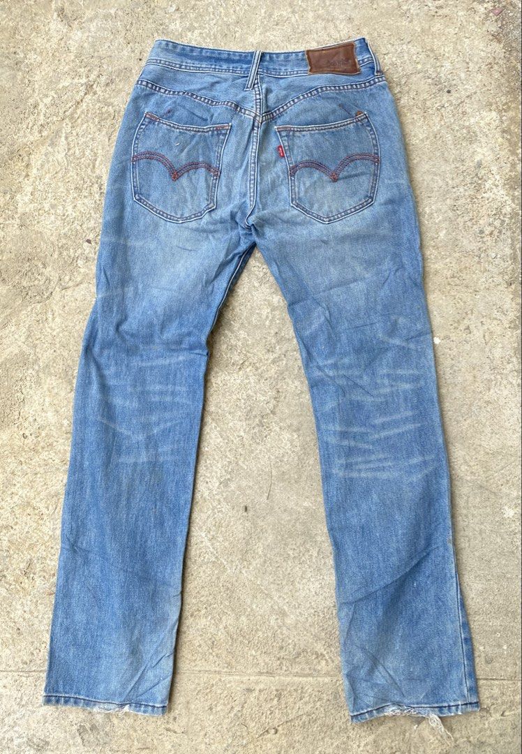 Levis copper rare jeans (Category: Jeans) located in Surigao. Submitted by santostris12676 (Listing ID 1458176663, Image 2). Description: Size 32 on tag Length 43 Hem 8 Issue last pic.