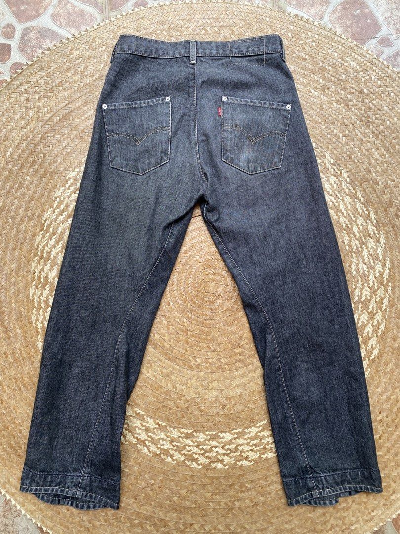 Levi’s Engineered Jeans (Category: Jeans) located in Legazpi City. Submitted by inviteonly (Listing ID 1458107384, Image 3). Description: — 30” waist on tape — 30” inseam — meant to sit on natural waist — 4-button fly, means it’s a higher rise than your normal jeans — slant front/pockets — nickel plated hardwear — inside patch coin pocket — oat colored contrast stitching — rivetted back pockets — with the wider leg, this is great with chunky snea