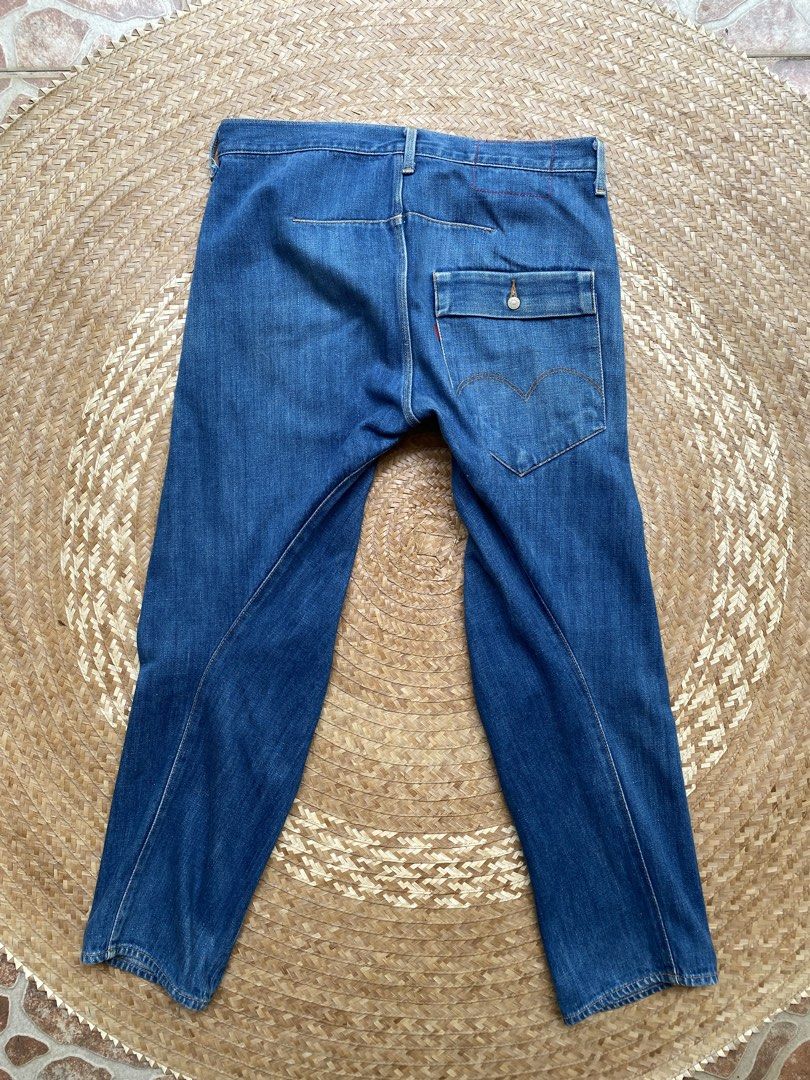 Levi’s RED Jeans (Category: Jeans) located in Legazpi City. Submitted by inviteonly (Listing ID 1458111558, Image 2). Description: — 100% cotton — green selvedge — 31” waist on tape — 29” inseam — meant to sit on natural waist — 4-button fly, means it’s a higher rise than your normal jeans — higher rise and shorter inseam makes the end of the leg sit higher than your normal jeans — slant front/pockets — dull orange contrast stitching — ‘gold plat