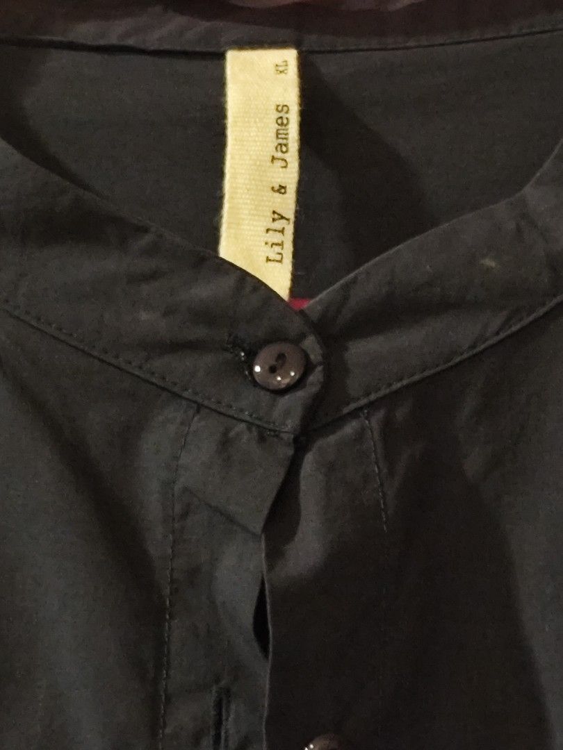 Lily and James navy blue XL (Category: Blouses) located in Bulacan. Submitted by magpie.corner (Listing ID 1458238375, Image 2). Description: Never used but washed, with snaps to keep the front secure Navy blue cotton poplin flat measurements length: 24 1/2 inches width: 22 1/2 inches sleeve: 14 inches MOP: Gcash, Maya, BDO 🚢 Shipping fee starts at 51 via J&T shipping STRICTLY SATURDAYS only. If I can ship sooner, buyer will be duly informed. ❌N