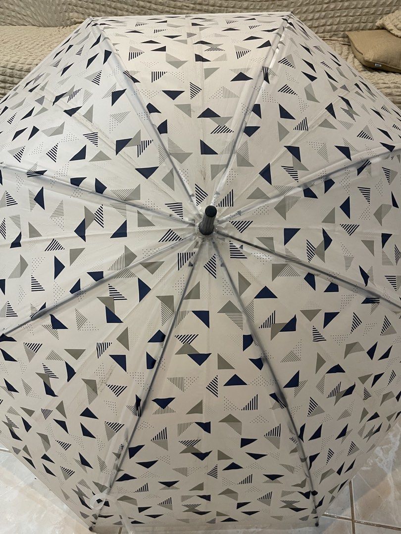 Long handed umbrella (Category: Umbrellas) located in San Fernando. Submitted by dntjapansurpluselyu (Listing ID 1458125416, Image 1). Description: .