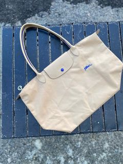 (Category: ) located in . Submitted by authentic_bag96 (Listing ID 1458266899, Image 1). Description: .