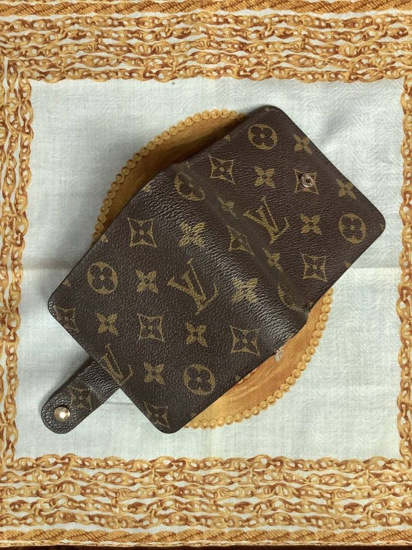 Louis Vuitton Monogram Compact Bifold Zip Wallet (Category: Luxury Bags & Wallets) located in Canaman. Submitted by stayhypethrifted (Listing ID 1458206565, Image 3). Description: .