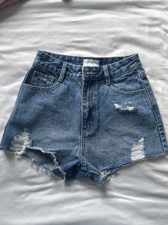 (Category: ) located in . Submitted by qween_zy (Listing ID 1458177448, Image 1). Description: .