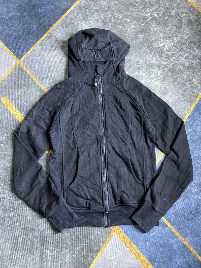 Lululemon black scuba jacket (Category: Coats, Jackets and Outerwear) located in Tacurong. Submitted by _markus (Listing ID 1458208755, Image 1). Description: Dimes W17 L23 As new condition No issue 650+sf.