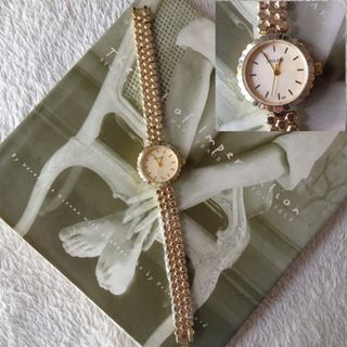 (Category: ) located in . Submitted by bhelprelovedcloset (Listing ID 1458219897, Image 1). Description: .