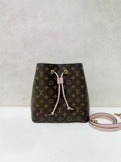 (Category: ) located in . Submitted by jscollectionbags (Listing ID 1458178748, Image 1). Description: .