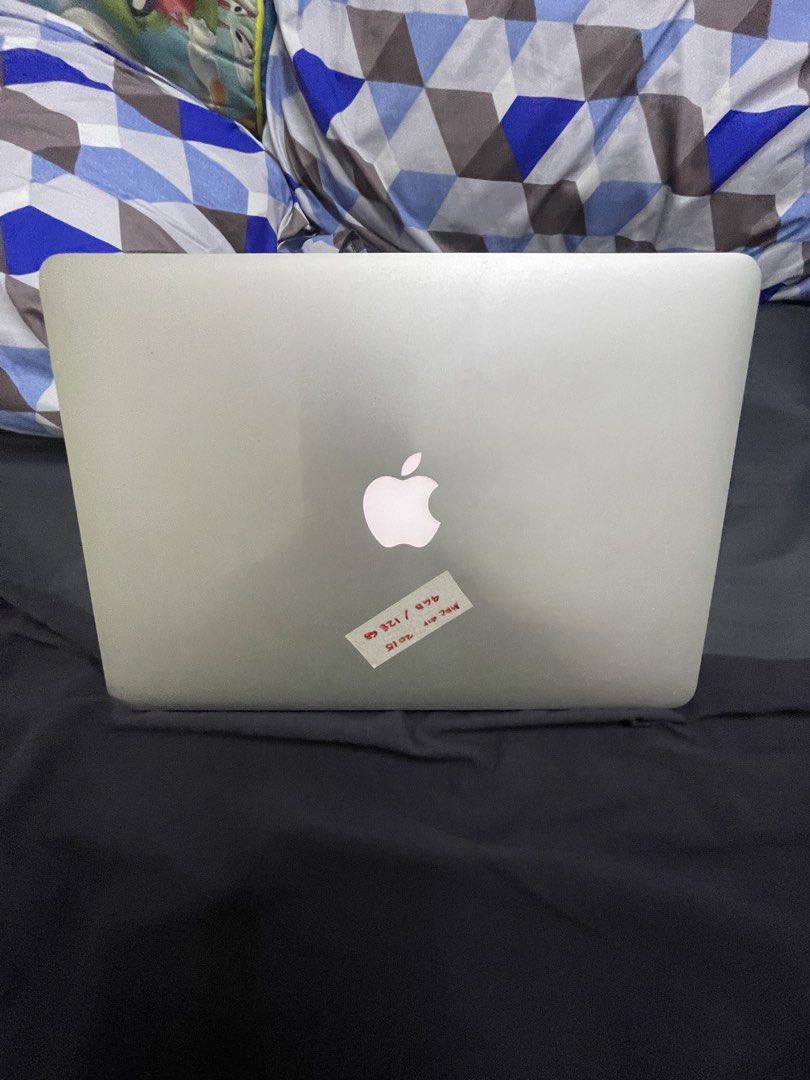 macbook air i5 2015 (Category: Laptops & Notebooks) located in Manila. Submitted by hometechieonlineshop (Listing ID 1458153777, Image 2). Description: macos monterey macbook air i5 4gb ram 128gb ssd good battery good keyboard no issue with charger apps: microsoft office google chrome serato virtual dj (1 month warranty only, after 1 month no warranty) .