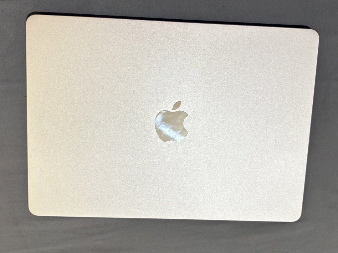 Macbook Air M2 2022 (Category: Laptops & Notebooks) located in Manila. Submitted by guenedayan (Listing ID 1458168996, Image 2). Description: Comes with box Personal use Specs, batt health and cycle count can be seen in the photos PM for more details or chat me on Facebook Guene Maverie Dayan.