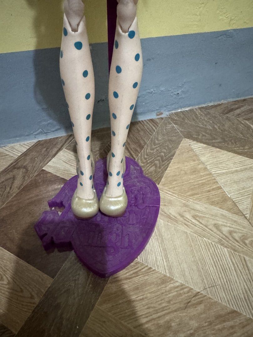 Madeline hatter doll 17inch complete with stand (Category: Kids Toys) located in Valenzuela. Submitted by meo_onlineshop (Listing ID 1441894692, Image 2). Description: .