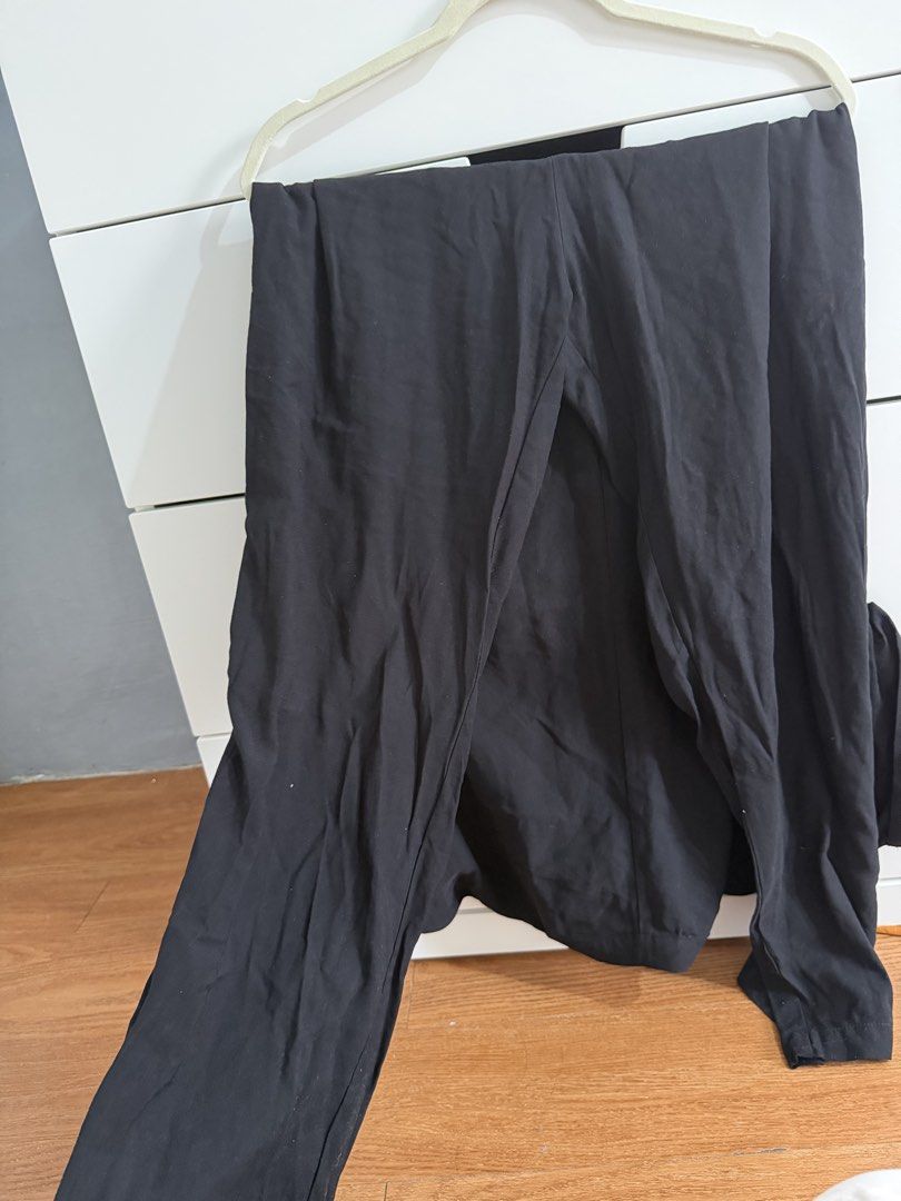 Mango Romper Pants (Category: Rompers) located in Manila. Submitted by prelovedbyandss (Listing ID 1458147595, Image 3). Description: Mango Romper Pants Size Large .