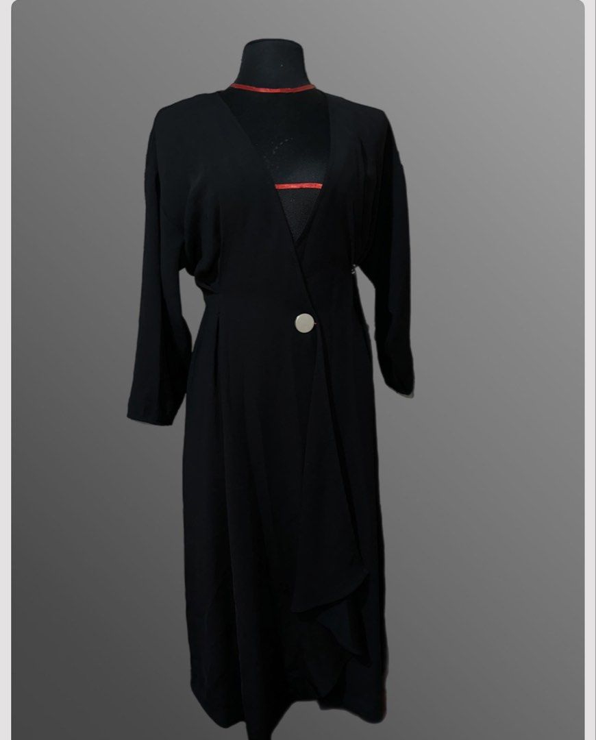 Mango Suit Black Wrap Dress XS (Category: Dresses) located in Makati City. Submitted by allexxii (Listing ID 1458160086, Image 1). Description: - Mango Suit black wrap dress - Size XS - Midi length - Long sleeves - Single button detail on the side - Made in Turkey - Versatile for work or a night out - length 50 inches .