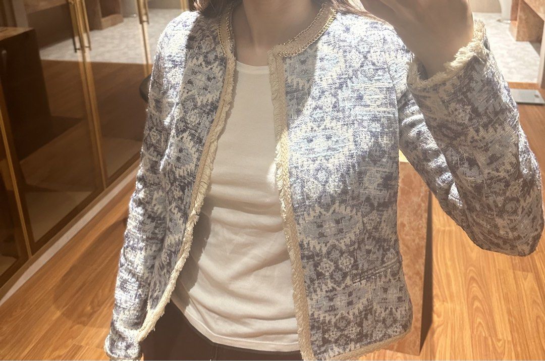 Mango Tweed jacket (Category: Coats, Jackets and Outerwear) located in Manila. Submitted by gabbies.closet.mnl (Listing ID 1456267482, Image 3). Description: .