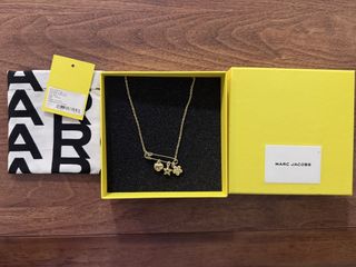 （分類：）位於 。 由 billiebalaaa 提交（商品編號 1458266535，圖片 1）。簡介： 。