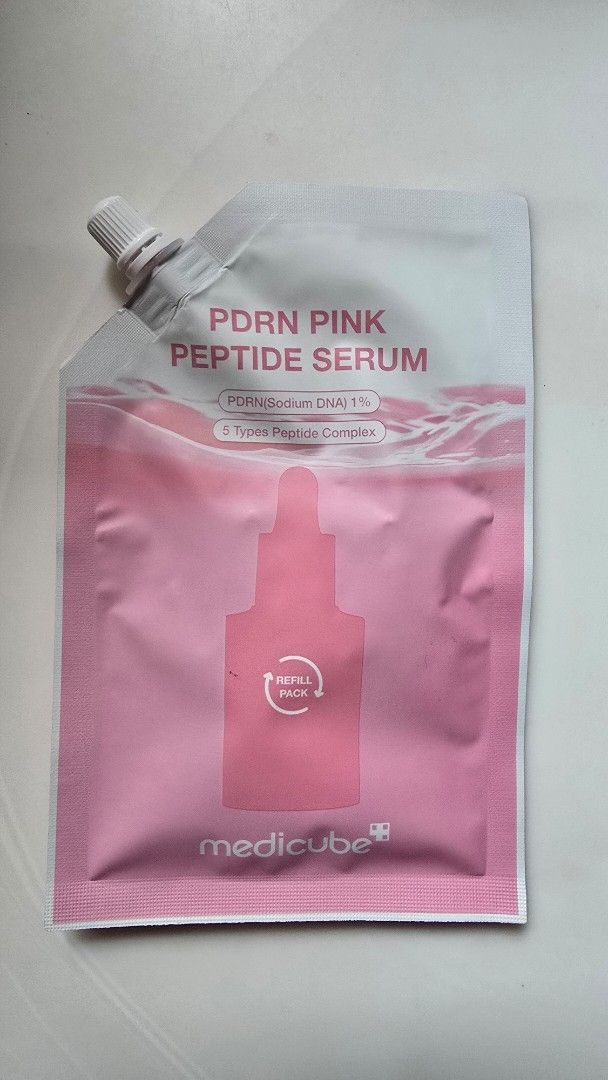 Medicube PDRN 粉紅胜肽精華補充裝 50ml （分類：面部 - 面部護理）位於 Hong Kong。 由 mylifortune 提交（商品編號 1458098111，圖片 1）。簡介： Medicube PDRN 粉紅胜肽精華補充裝。容量 50ml。含有 PDRN (Sodium DNA) 1% 同埋 5 種胜肽複合物。 全新，購於韓國 發覺太滋潤不太適合我油性肌膚，所以出讓。
