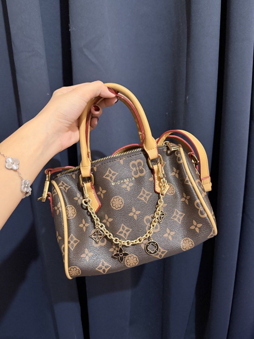 MICHAELA hand bag w/strap (Category: Cross-body Bags) located in Manila. Submitted by margatuazon25 (Listing ID 1458234298, Image 1). Description: - Used 4x only! RFS: Decluttering , super steal neto ang pretty sa personal ✨.