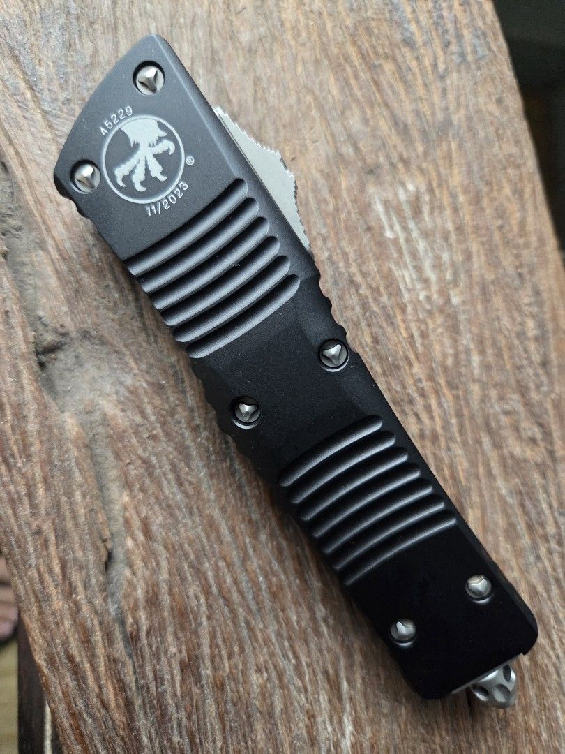 Microtech Combat Troodon (Category: Knives & Chopping Boards) located in Marikina City. Submitted by knifeandtoolphilippines (Listing ID 1458170421, Image 2). Description: Fixed Price No Trades Brand New Complete Mint Condition Yes, it's the same knife John Wick has in Chapter 2 in the movie.