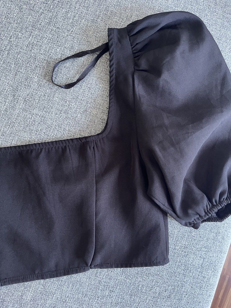 Missguided black puff sleeve top (Category: Blouses) located in Cagayan de Oro. Submitted by prelovederela (Listing ID 1458227772, Image 3). Description: -hard to let go, never used huhu -another favv rfs: decluttering!.