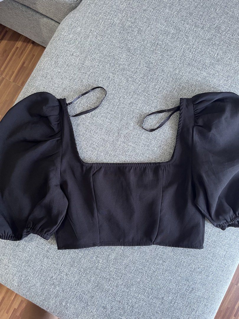 Missguided black puff sleeve top (Category: Blouses) located in Cagayan de Oro. Submitted by prelovederela (Listing ID 1458227772, Image 1). Description: -hard to let go, never used huhu -another favv rfs: decluttering!.