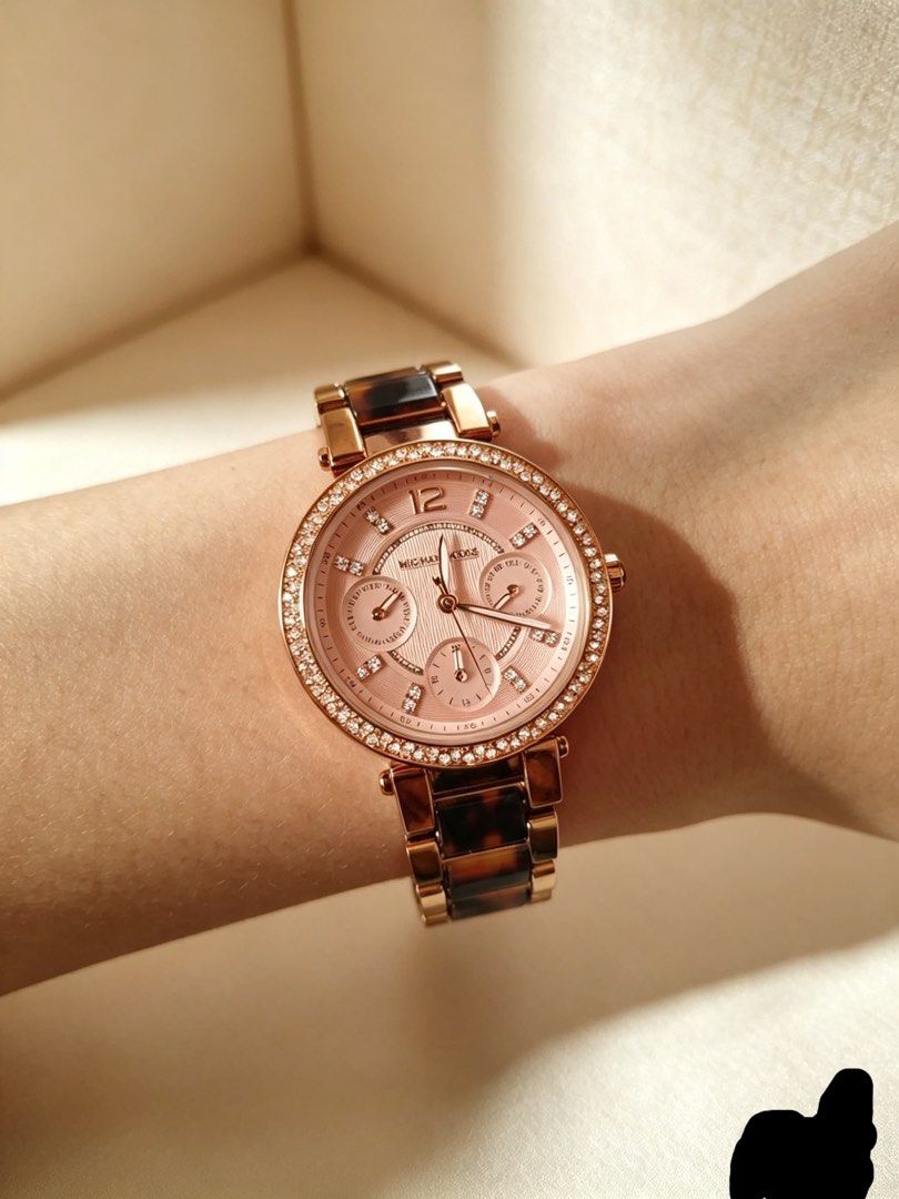 MK WATCH (Category: Luxury Accessories) located in Manila. Submitted by caseriajho28858 (Listing ID 1458129370, Image 1). Description: This is the Michael Kors Parker MK5538 — rose gold-tone, pink chronograph dial, crystal bezel, tortoiseshell acetate links. 📌 Quick details • Model: MK5538 • Case: 39mm rose gold-tone stainless steel • Bezel: Crystal-encrusted • Band: Rose gold + tortoiseshell acetate links • Water resistance: 10 ATM / 100m • Con