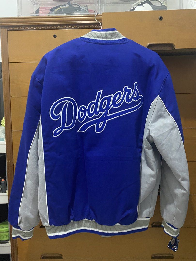 MLB Los Angeles Dodgers (Category: Coats, Jackets and Outerwear) located in San Pedro. Submitted by angge325 (Listing ID 1458137951, Image 2). Description: MLB Los Angeles Dodgers JH Sports Design Brand New Reversible Varsity Jacket Medium to Large.