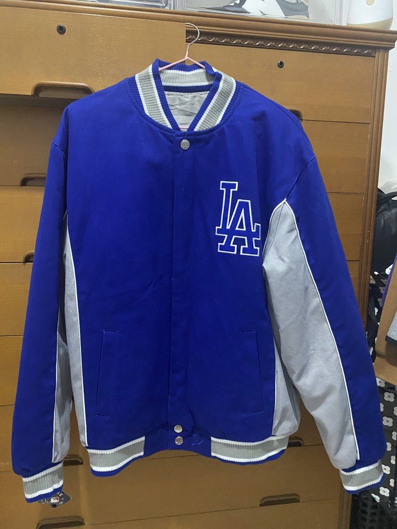 MLB Los Angeles Dodgers (Category: Coats, Jackets and Outerwear) located in San Pedro. Submitted by angge325 (Listing ID 1458137951, Image 1). Description: MLB Los Angeles Dodgers JH Sports Design Brand New Reversible Varsity Jacket Medium to Large.