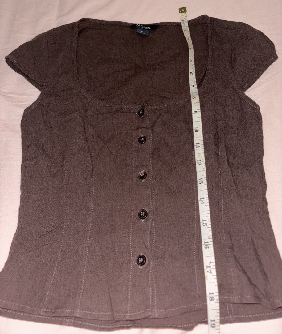 Monki Square Neck Button Up Top (Category: Shirts) located in Cavite. Submitted by bbbb444 (Listing ID 1458171678, Image 3). Description: - worn once, no issues - rfs: decluttering, need funds - no when worn photos!!.