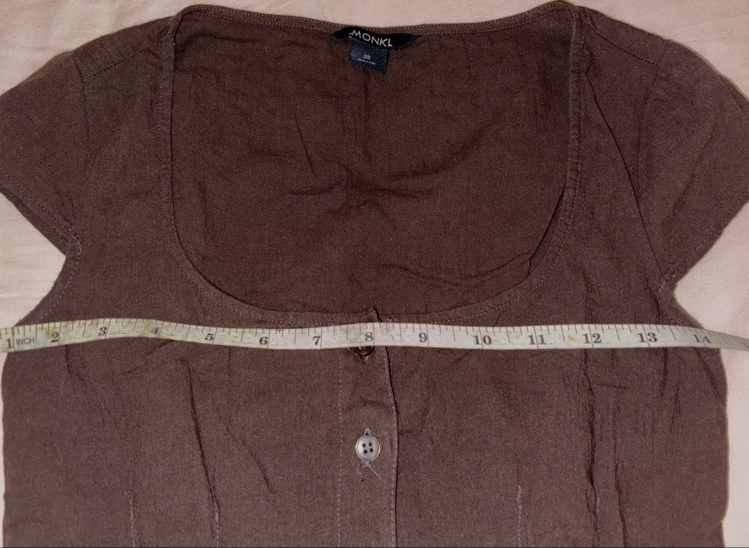 Monki Square Neck Button Up Top (Category: Shirts) located in Cavite. Submitted by bbbb444 (Listing ID 1458171678, Image 2). Description: - worn once, no issues - rfs: decluttering, need funds - no when worn photos!!.
