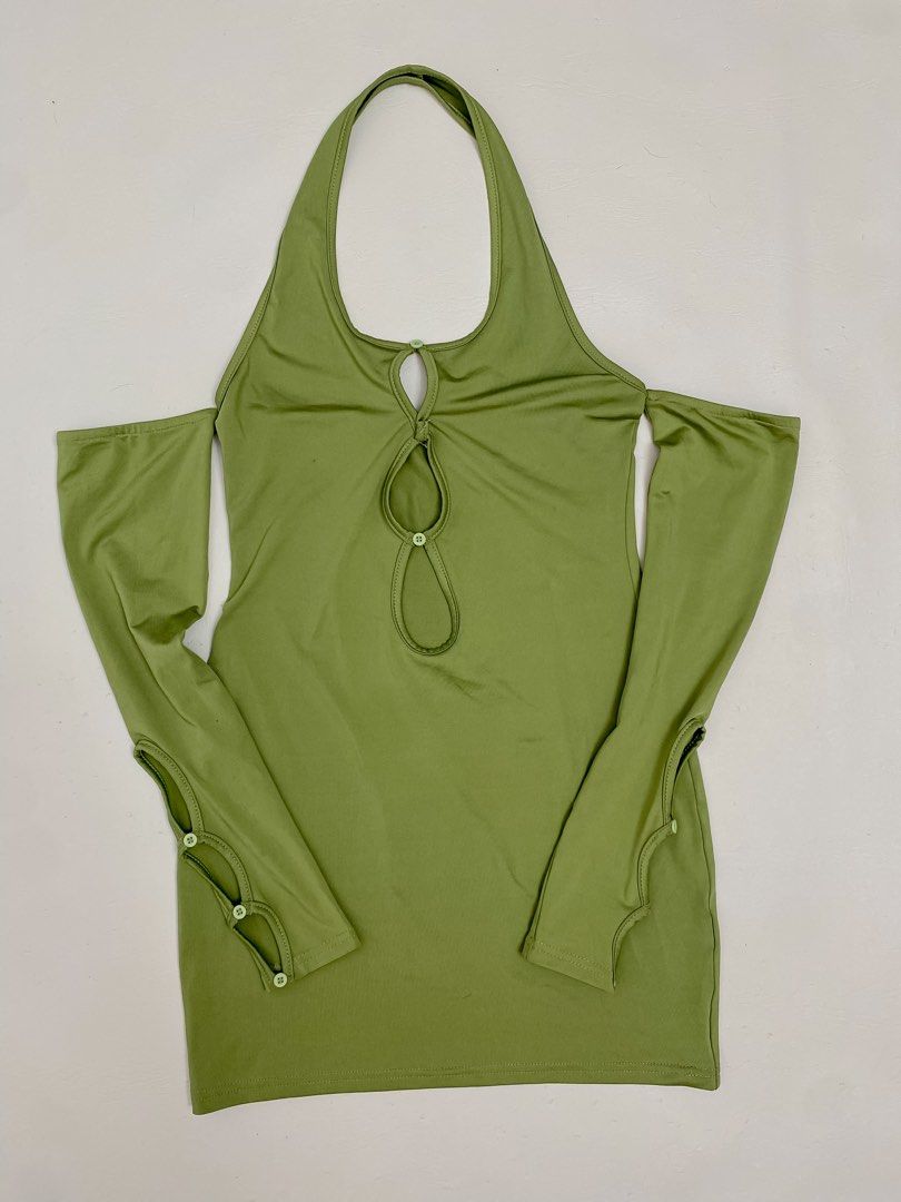 Off shoulders backless mini party dress (Category: Dresses) located in Pasig City. Submitted by wear_she_goes (Listing ID 1458210517, Image 2). Description: B: up to 36 W: 24-28 L(from armpit): 21.5 -slightly stretchable Helping tags: skirt, checkered, maxi, dress, small, medium, knee level, inner lining, winter, girly, women, sleeveless, summer, olive, coquette, y2k, retro, vest, button down, lining, fashion, brand, aesthetic, vacation, formal, 