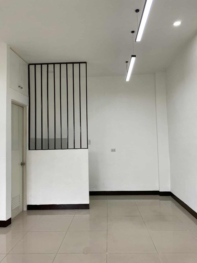 Office space (Category: Commercial) located in Caloocan City. Submitted by Gucci00021 (Listing ID 1458192035, Image 2). Description: Premium Commercial Property for Lease – Sucat, Parañaque Position your business in a highly accessible and high-traffic location along Sucat Road, right beside SM Sucat. This expansive 6,000 sqm property offers: • Office Spaces • Warehouse Facilities • Ample Parking Slots (Private, 6-10 wheelers and Container Trucks