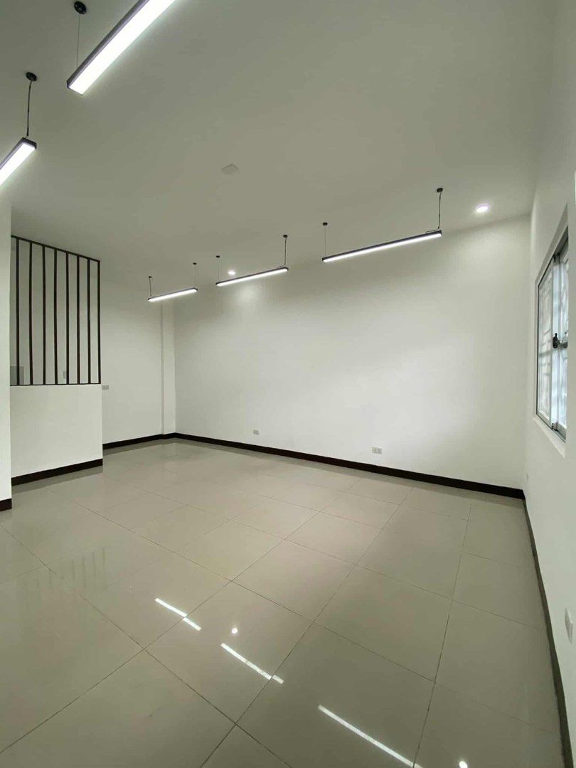Office space (Category: Commercial) located in Caloocan City. Submitted by Gucci00021 (Listing ID 1458192035, Image 3). Description: Premium Commercial Property for Lease – Sucat, Parañaque Position your business in a highly accessible and high-traffic location along Sucat Road, right beside SM Sucat. This expansive 6,000 sqm property offers: • Office Spaces • Warehouse Facilities • Ample Parking Slots (Private, 6-10 wheelers and Container Trucks
