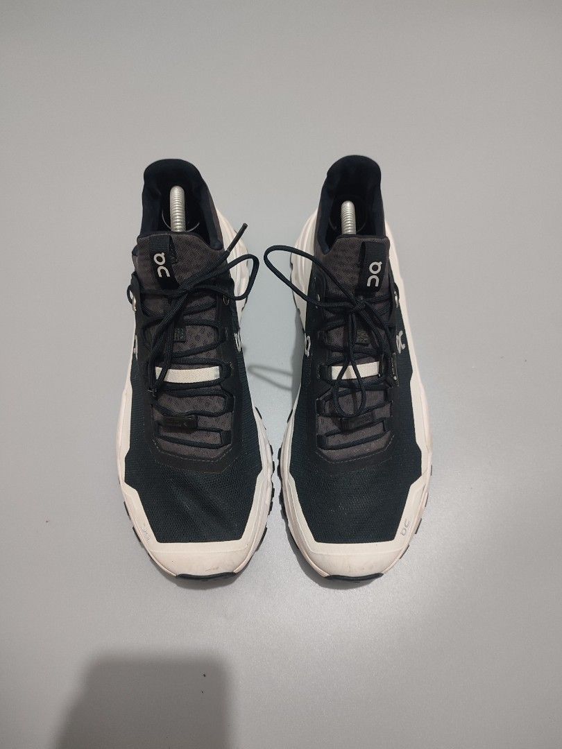 On Cloud (Category: Sneakers) located in Lipa City. Submitted by gudoys_outdoor16 (Listing ID 1458219307, Image 1). Description: - Brand: On Cloud - Size: Men's US 9.5 (UK 9, EU 43) - Color: Black and White - Origin: Made in Vietnam - Ideal for: Running and everyday wear - Condition: Please check photos for detailed condition. 3800 + Sf Only.