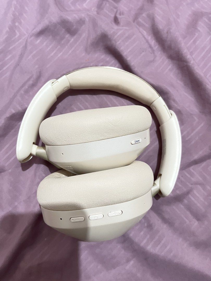 ORASHARE Headphones (Category: Headphones & Headsets) located in Navotas City. Submitted by daysriver (Listing ID 1458287109, Image 3). Description: ORASHARE - Superb sound quality - Industry-leading noise cancellation - Fully functional, works perfectly - Includes original earcups - Selling because I upgraded to a new pair - Feel free to ask any questions!.