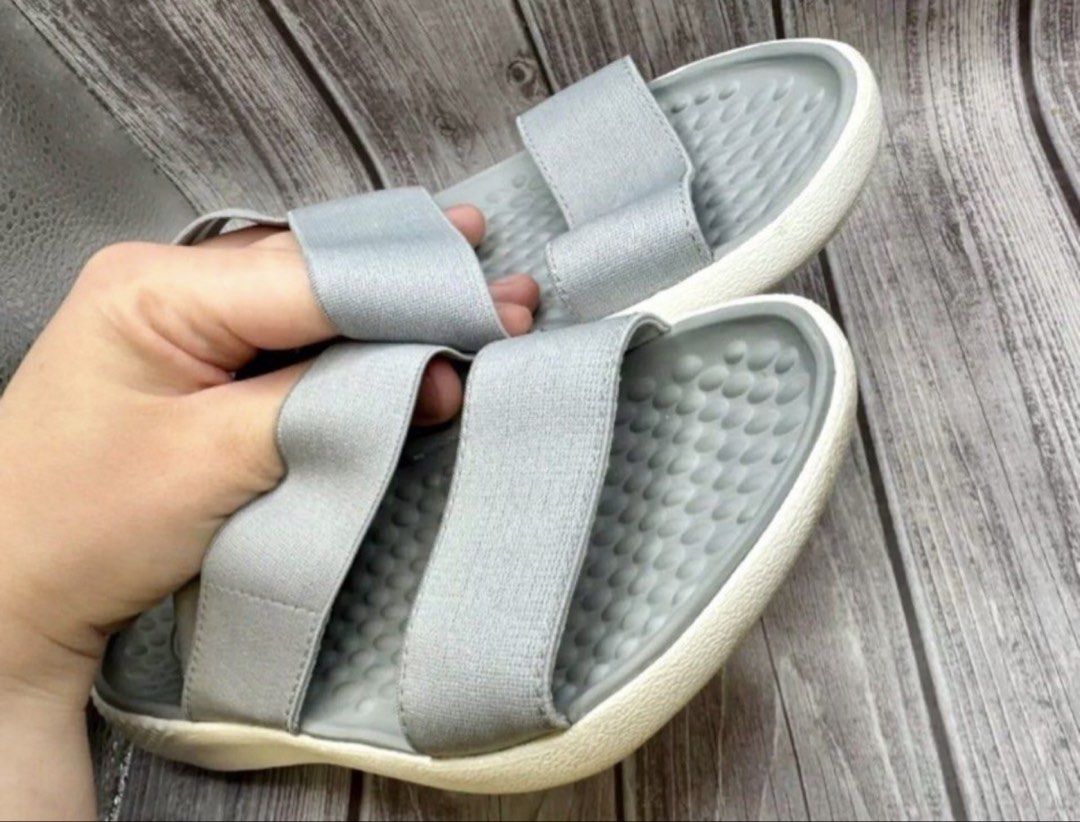 Orig crocs lite ride (Category: Flats & Sandals) located in Manila. Submitted by bornthisway22 (Listing ID 1458208038, Image 1). Description: crocs lite ride elastic very comfy to use in great condition actual picture posted.