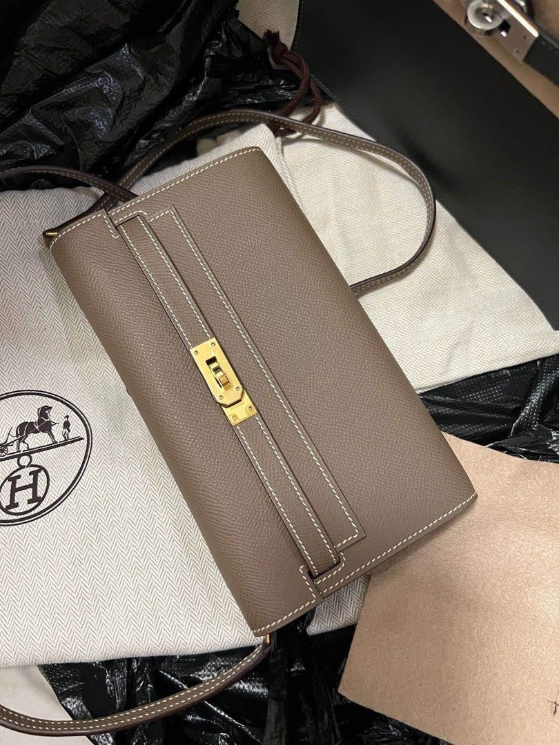 Pre order (Category: Luxury Bags & Wallets) located in Taytay. Submitted by prettypicks_1188 (Listing ID 1458115078, Image 2). Description: Dm us for inquiries .