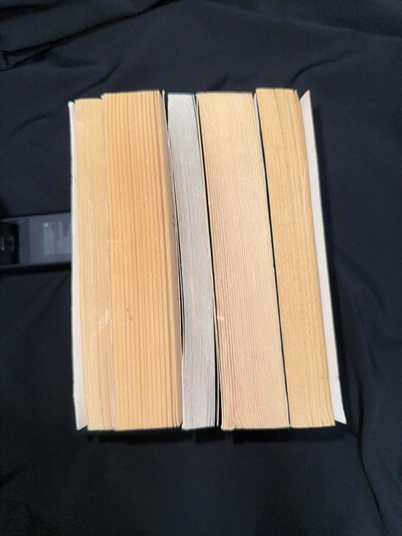Preloved books: Take all (Category: Storybooks) located in Santiago. Submitted by clutterhead (Listing ID 1458189214, Image 2). Description: Preloved Pocket Paperbacks Take all for only 120 pesos.