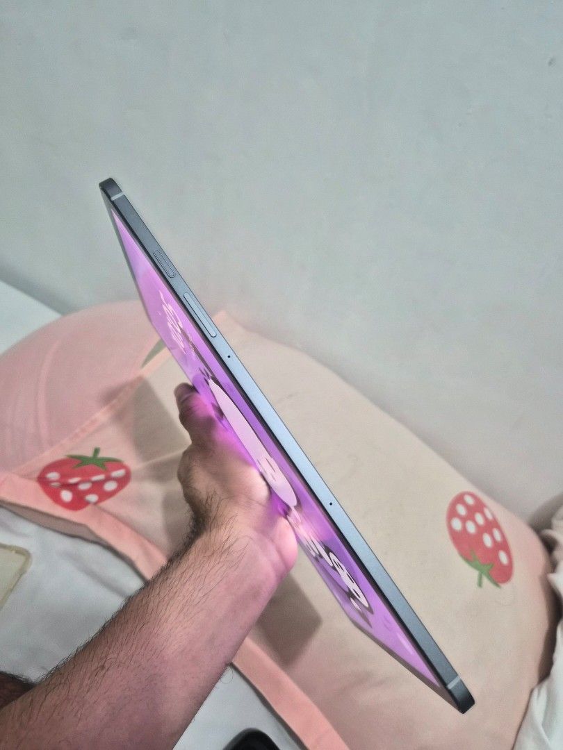 Preloved Samsung Galaxy Tab S10 FE (Category: Android) located in Quezon City. Submitted by boredwithstuff (Listing ID 1458232835, Image 2). Description: - Samsung Galaxy Tab S10 FE - With Original Box - RFS: Upgrade to Fold 8 .