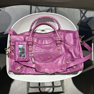 (Category: ) located in . Submitted by chic.botique (Listing ID 1458221708, Image 1). Description: .