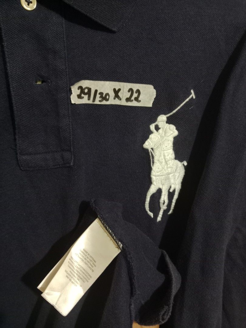 RALPH LAUREN (Category: Tshirts & Polo Shirts ) located in Rizal. Submitted by shi.shiro (Listing ID 1458195137, Image 3). Description: issue pinhole 22x30 neck color 9/10 Color rate 9/10 issue pinhole.