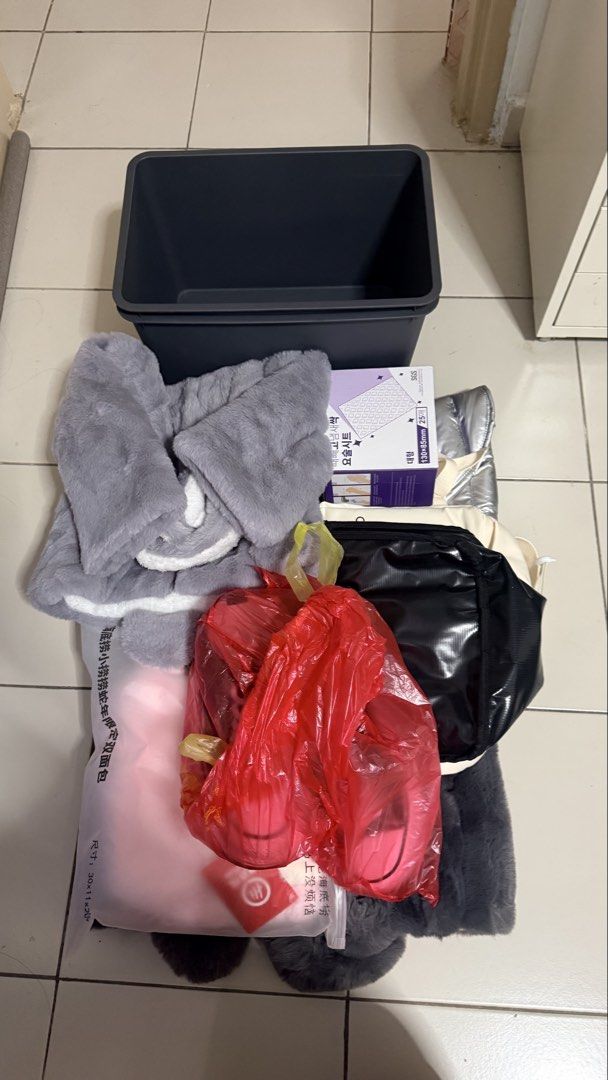 Random stuff (Category: Everything Else) located in Singapore. Submitted by affordableclothess (Listing ID 1458119735, Image 1). Description: Got around 13-14 item Only 2-3 is got defect the rest all brand new Not for fussy Self collect by today 1pm.