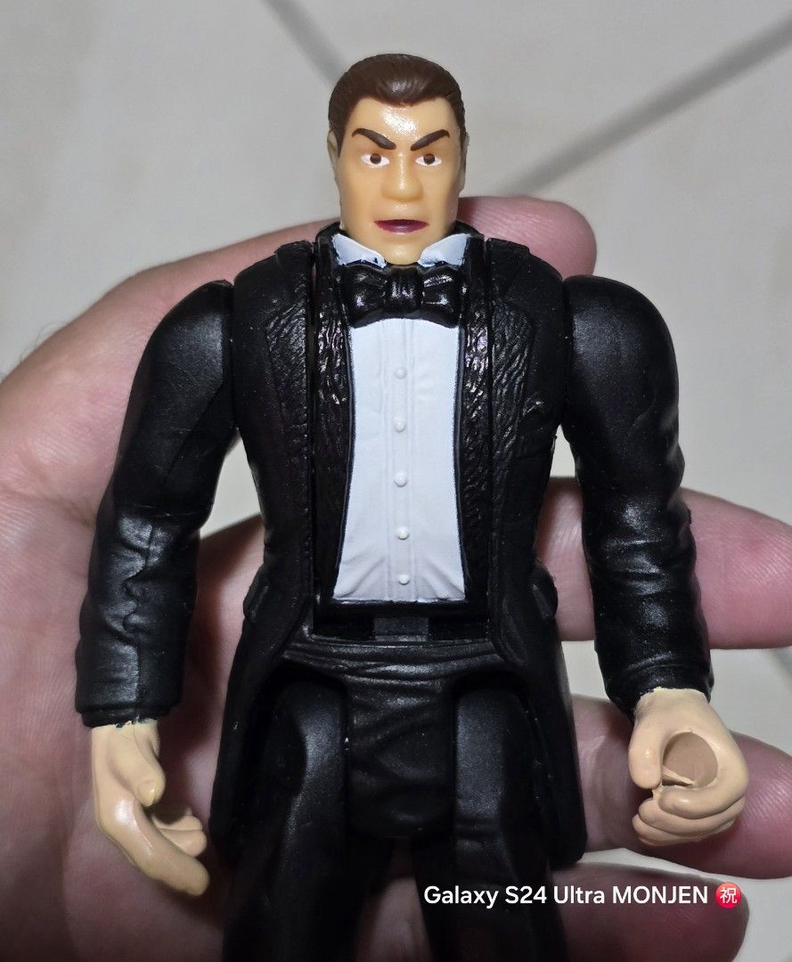 Rare Vintage The MASK 🟢🎬 (Category: Action & Battle Toys) located in Pasay City. Submitted by monjentoysandcollectibles (Listing ID 1458098760, Image 2). Description: Rare Vintage Dorian Tyrell action figure From the 1994 hit movie The MASK 🟢🎬 Stands 5'.5" tall from kenner hasbro '94 Price: 2850 | Good Condition | GCash 💵 Location: PASAY | Pikup Ship Lalamoves Grabs LBC 🔴.