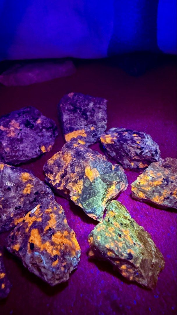 Raw Fluorescent Sodalite (similar to Yooperlite) (Category: Vintage Collectibles) located in Cebu City. Submitted by dearmallory (Listing ID 1458183441, Image 2). Description: Raw fluorescent sodalite (similar to yooperlite) Prices vary by sizes. Price is also per piece Inventory: 35php - 2 pcs left 50php - 5 pcs left 60php - 2 pcs left 80php - 3 pcs left Note: price is per piece.
